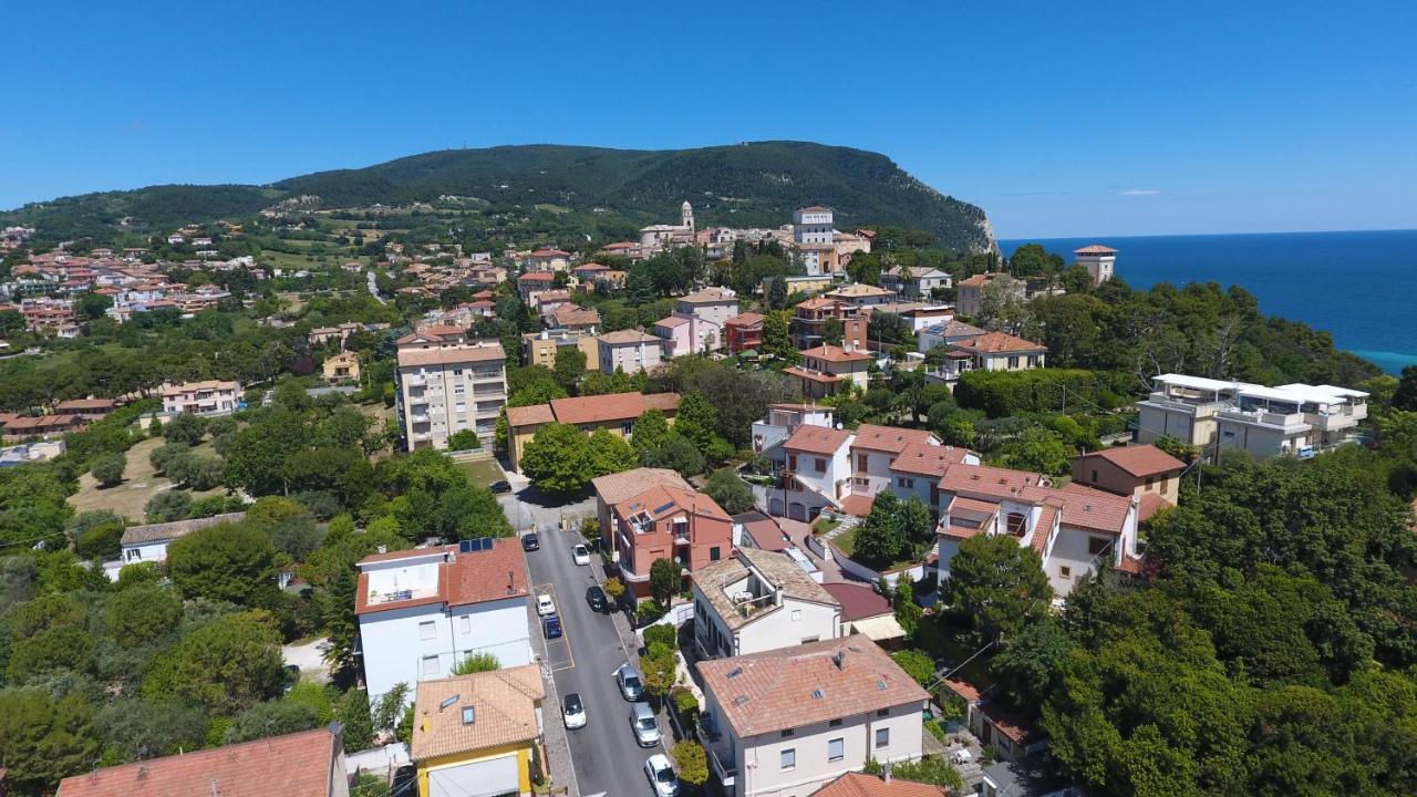 Amare Sirolo Exterior foto